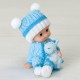 Figura pastel niño bebé sentado con peluche